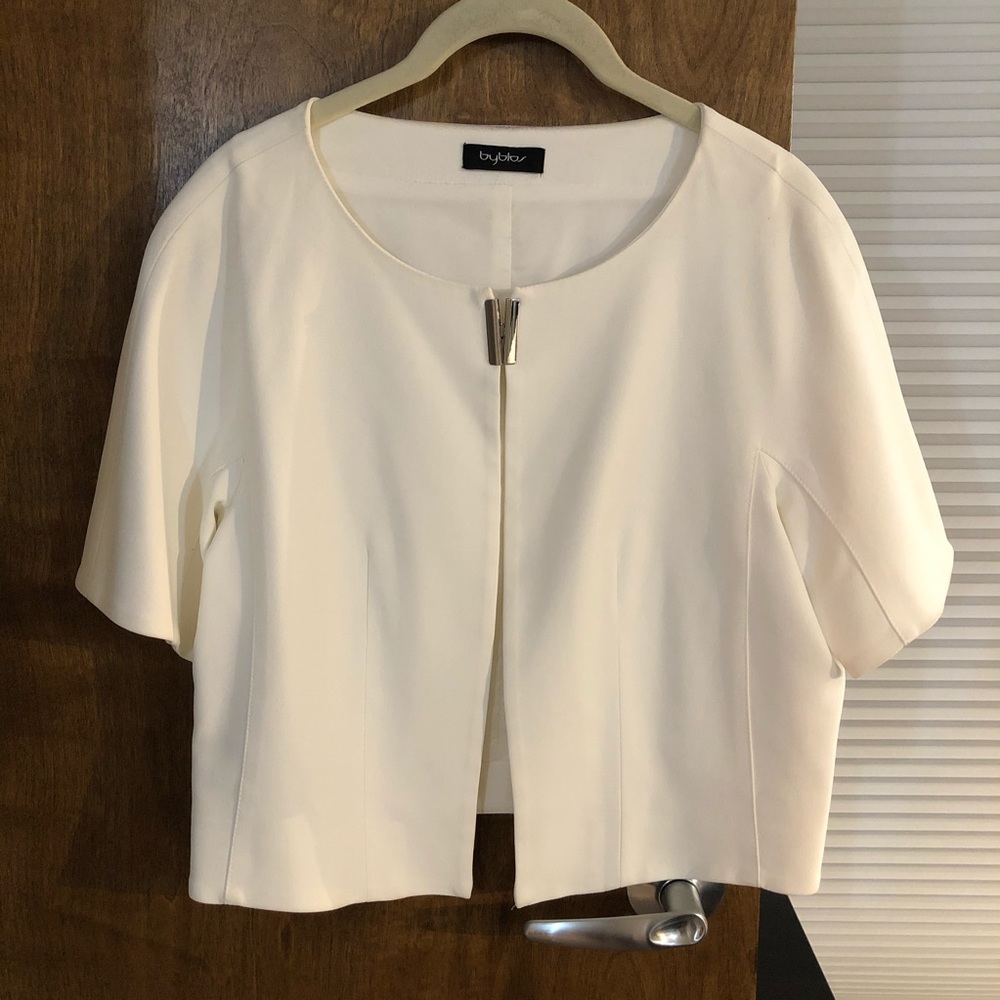 Byblos white top